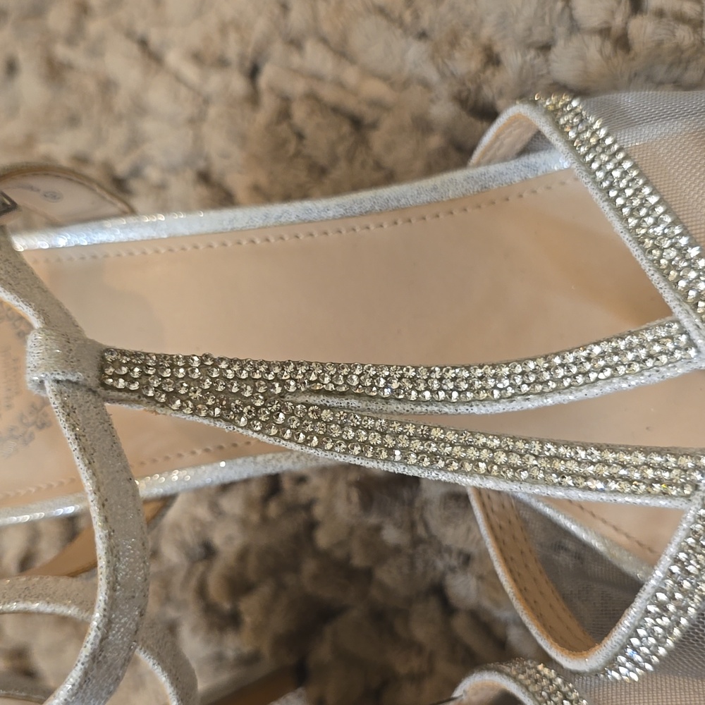 New I. Miller Women's Size Rhinestone Silver T-Strap Heel Shoe Adjustable Strap - Picture 3 of 10